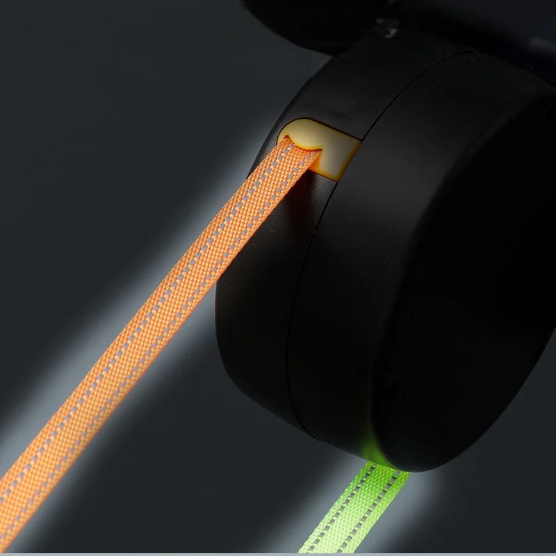 Ultimate 2 Dog Leash – Retractable, No Tangle, LED & Full Control