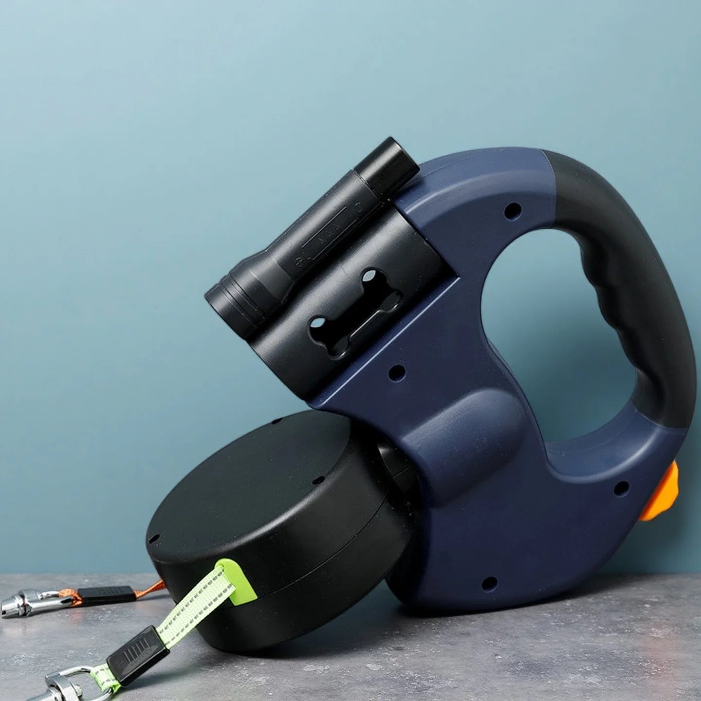 Ultimate 2 Dog Leash – Retractable, No Tangle, LED & Full Control